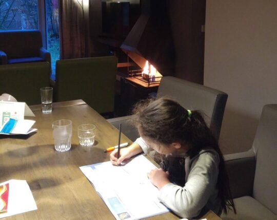 Thuisonderwijs vanuit een vakantiehuisje