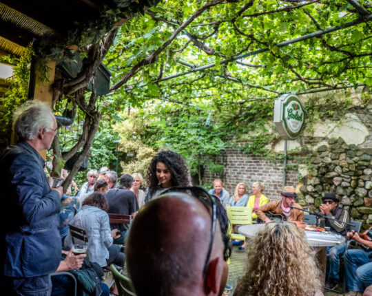 Anja Slotboom zet Art Café Sam Sam te koop