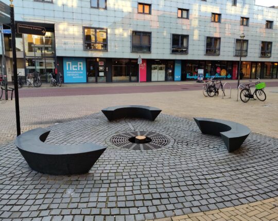 Verwijderde boom zorgt voor lege zitplaats