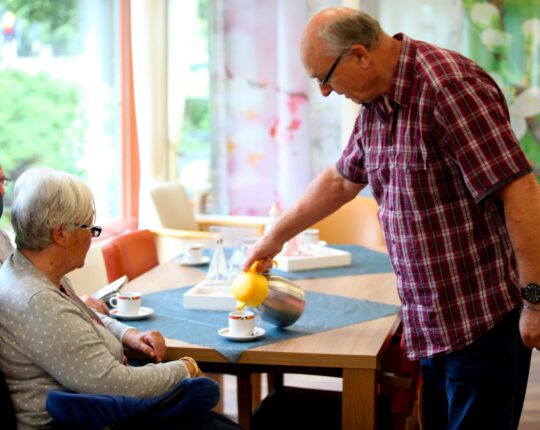 De Loohof zoekt vrijwillige koffieschenkers