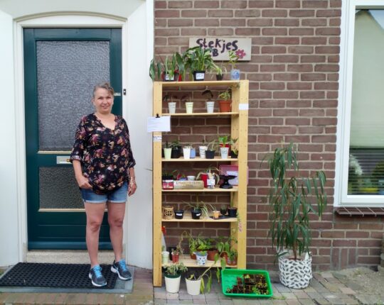 Diaan Speek runt haar eigen stekjesbieb