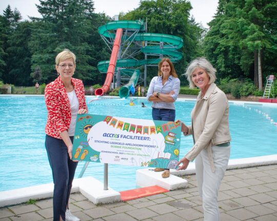 Accres, Bobbi Foundation en Stichting Leergeld Apeldoorn-Voorst slaan handen ineen