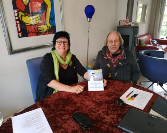 ‘Zwanenzang in Ochtendgloren’, het nieuwe boek voor en door Apeldoorners