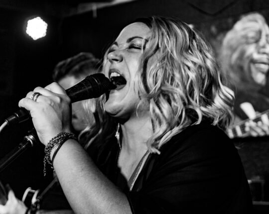 Heerlijke muziekcocktail van Samantha Martin & Delta Sugar in het Bluescafé