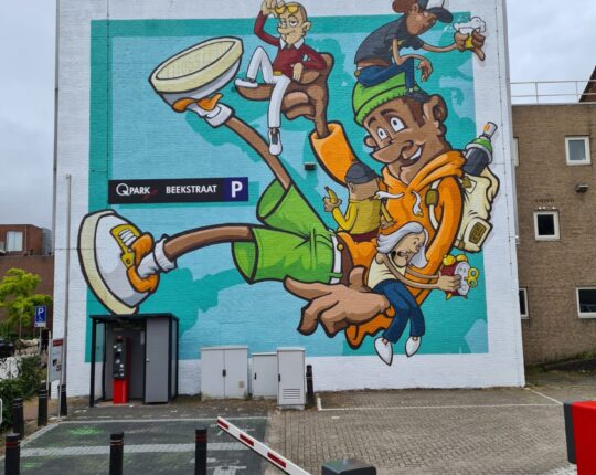 Bijzondere wandschildering van bijna 200m2 in Beekstraat