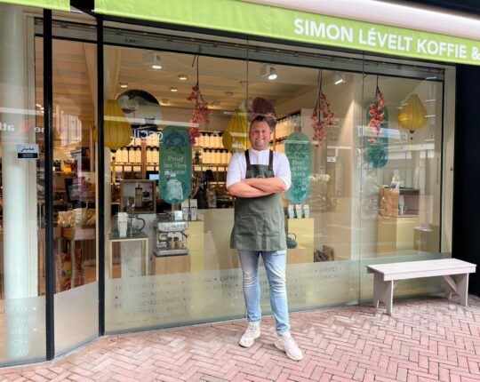 In Beeld: Juda Nauta, bedrijfsleider van Simon Lévelt koffie & thee Apeldoorn