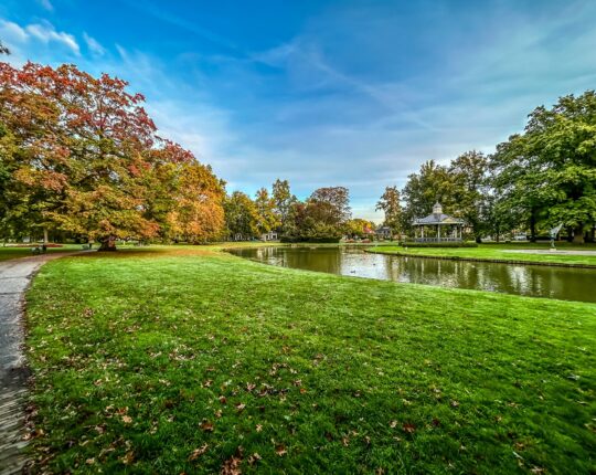 Opruimactie in het Oranjepark zorgt voor een schone start
