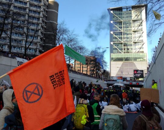 Muzikale klimaatactie in het centrum van Apeldoorn door Extinction Rebellion