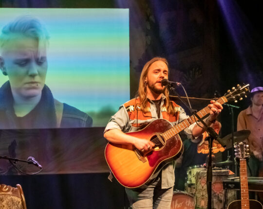 Van Britt naar Sem, van zangeres naar zanger; de indrukwekkende show Who The F*ck is Britt
