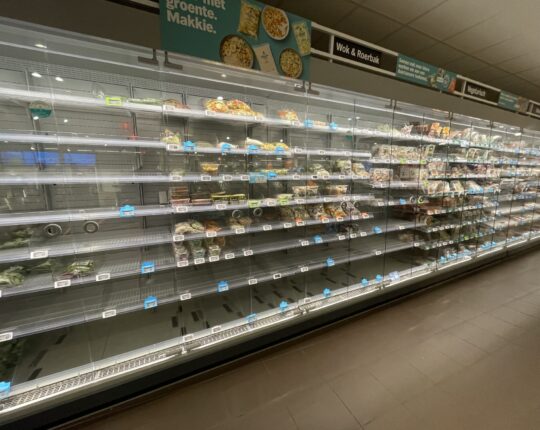 Ook schappen Apeldoornse AH’s leeg door staking