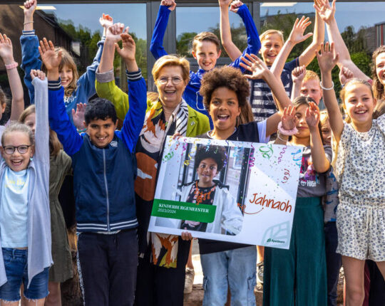 “Superleuk!” Jahnaoh verrast als nieuwe kinderburgemeester van Apeldoorn