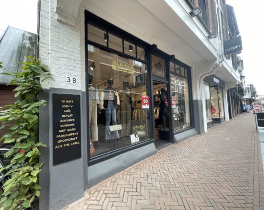 Kledingwinkel Bla-Bla Woman gaat verhuizen
