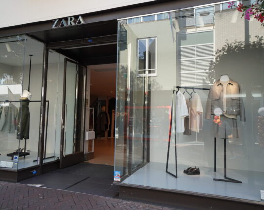 Kledingwinkel Zara verlaat Apeldoorn