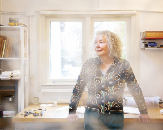 Door 2 Lenzen: Anne-Mieke Boonstra, enige meesterboekbinder in Nederland