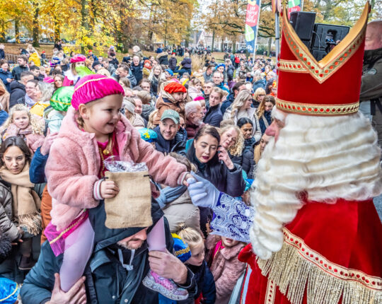 Sinterklaas zet voet op Apeldoornse bodem
