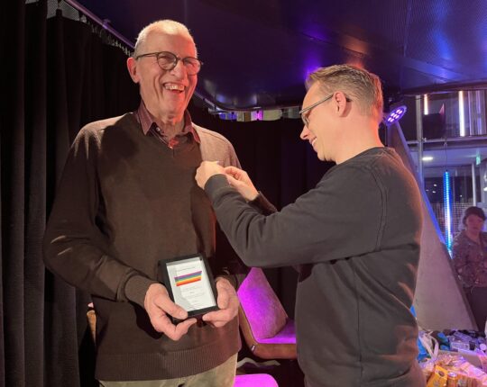 Lintjes voor LHBTIQ+ helden in GIGANT café