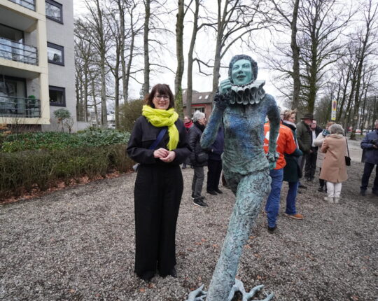 Midwinter Marathon vereeuwigd in Apeldoorn met kunstwerk aan de Loolaan