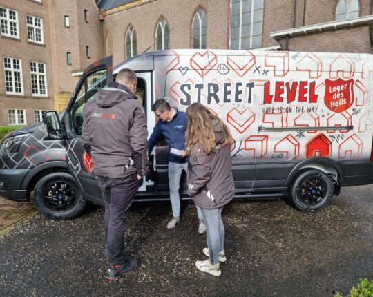 Street Level bus: hulp en hoop op wielen