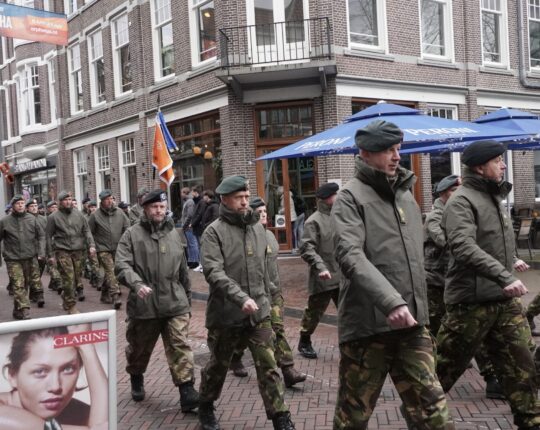 Opmerkelijk Apeldoorn: Militairen in de binnenstad
