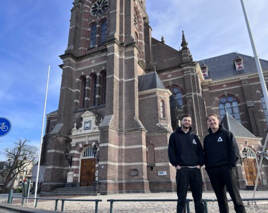 Apeldoornse studenten transformeren kerk tot Techno Tempel
