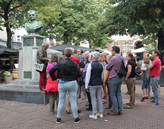 Verken de Geschiedenis en pracht van Apeldoorn met de Centrumwandeling