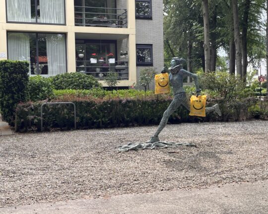 Opmerkelijk Apeldoorn: Hardlopen met een gele tas