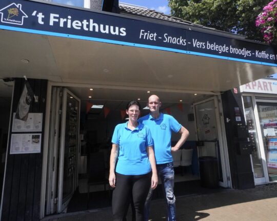 Nieuwe Snackbar in Apeldoorn: ’t Friethuus’ opent haar deuren