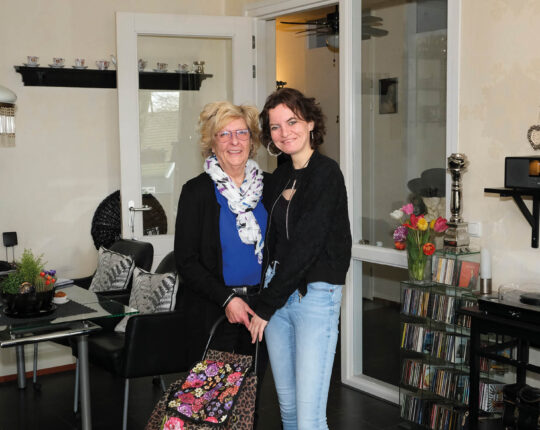 Vrijwilligerswerk geeft Debbie en mevrouw Kusters een glimlach