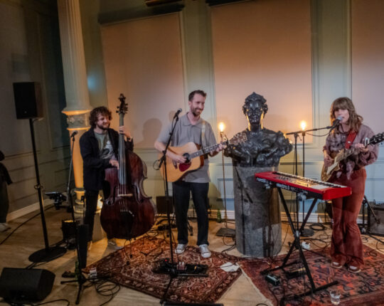 Apeldoorn maakt kennis met muzikaal talent tijdens Popronde 2024