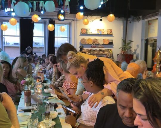 Apeldoornse benefietavond brengt mooi bedrag op op voor goede doel