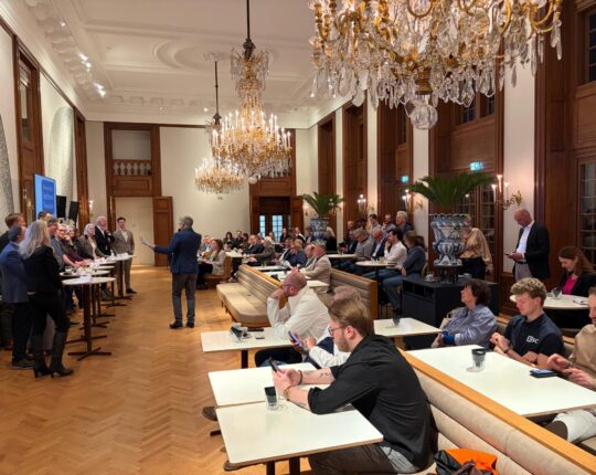 Debat over Wonen met vastgoedsector en de politiek