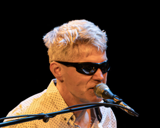 Bert Louissen zingt Robert Long
